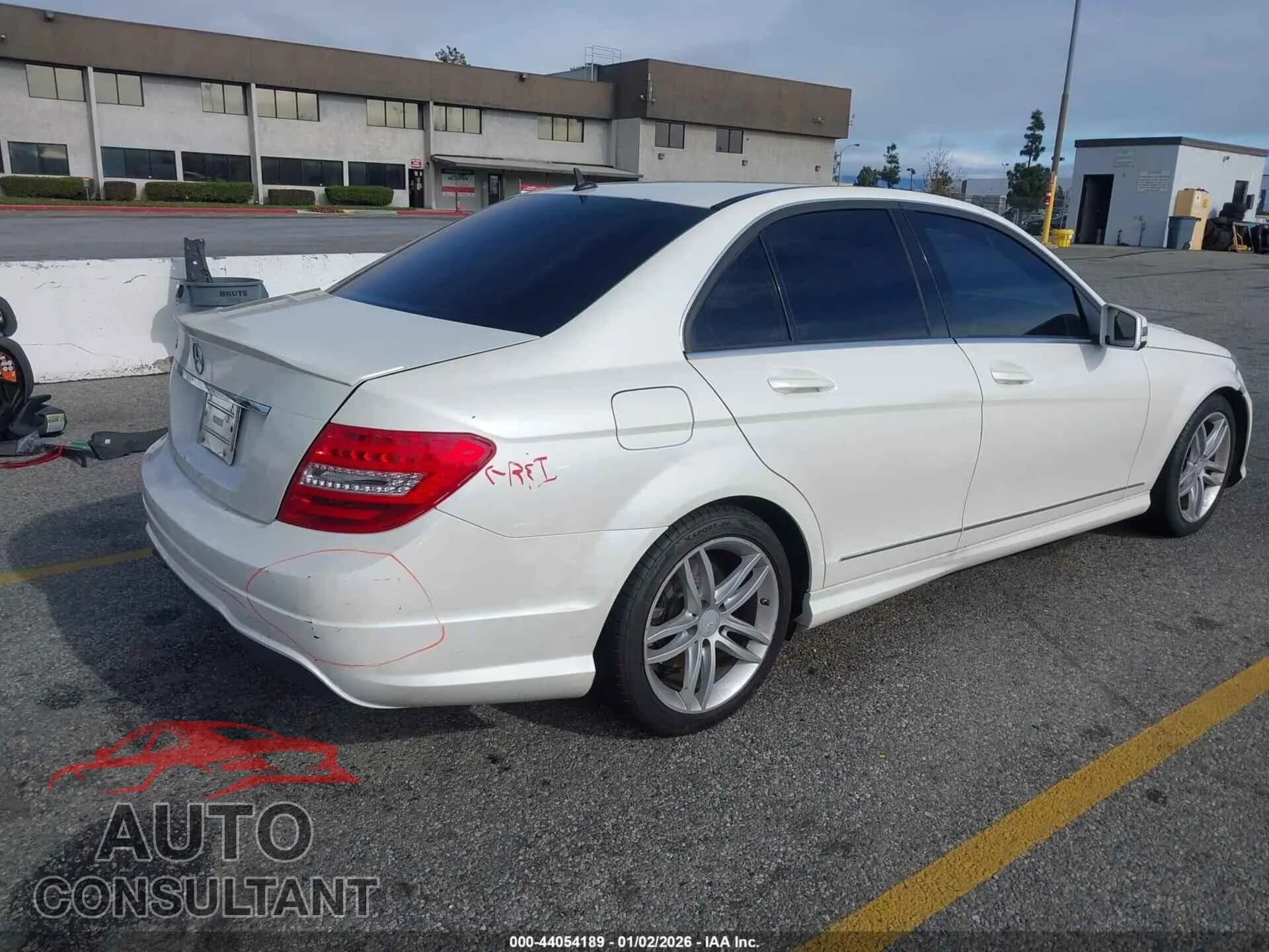 2014 MERCEDES-BENZ C 250 Damaged VIN WDDGF4HB7EG189261 – dashboard 2014 MERCEDES-BENZ C 250 Damaged VIN WDDGF4HB7EG189261 – dashboard