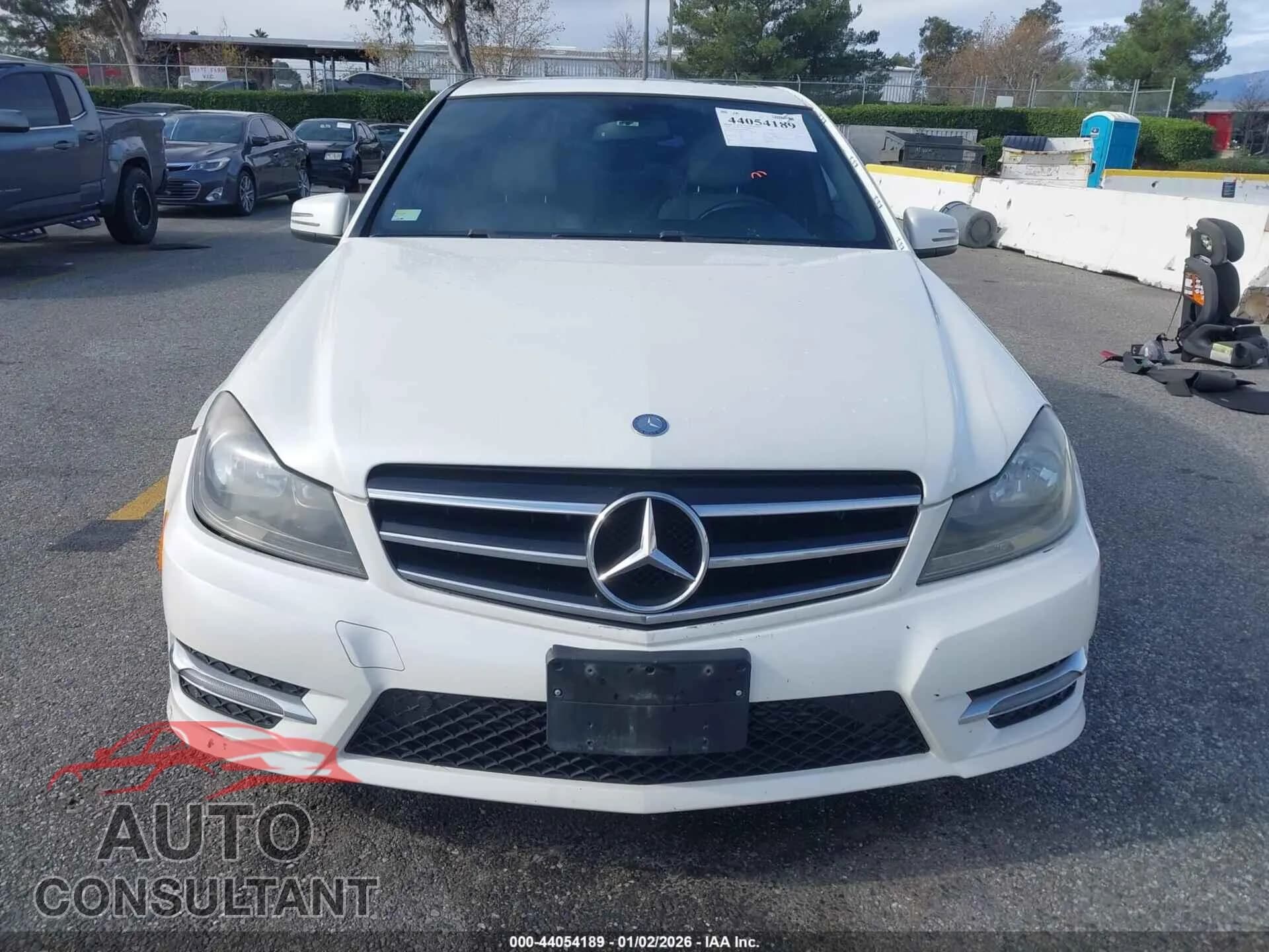 2014 MERCEDES-BENZ C 250 Damaged VIN WDDGF4HB7EG189261 – photo 12 2014 MERCEDES-BENZ C 250 Damaged VIN WDDGF4HB7EG189261 – photo 12