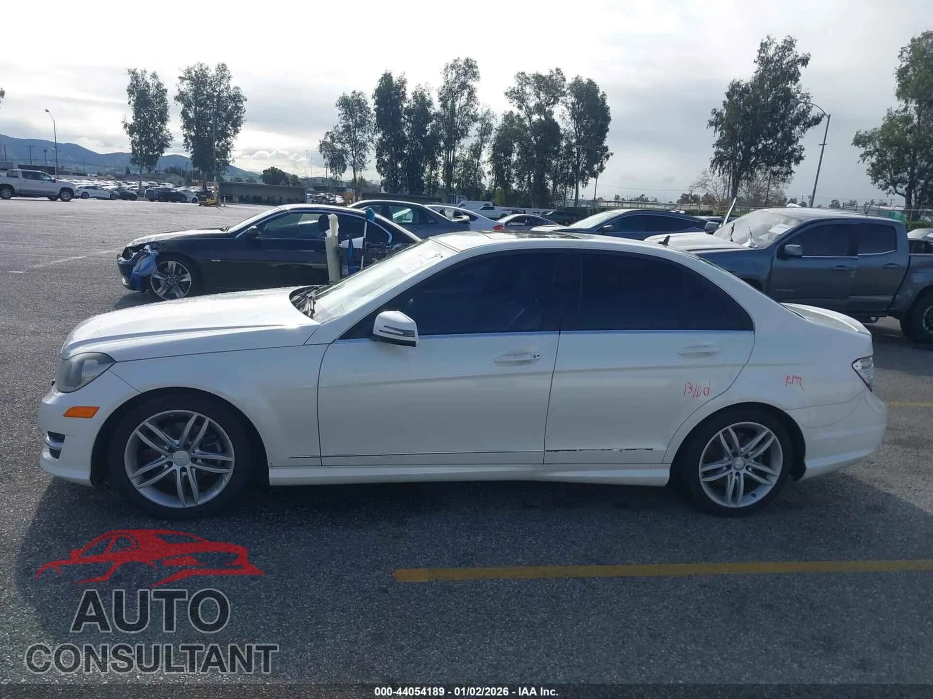 2014 MERCEDES-BENZ C 250 Damaged VIN WDDGF4HB7EG189261 – photo 14 2014 MERCEDES-BENZ C 250 Damaged VIN WDDGF4HB7EG189261 – photo 14