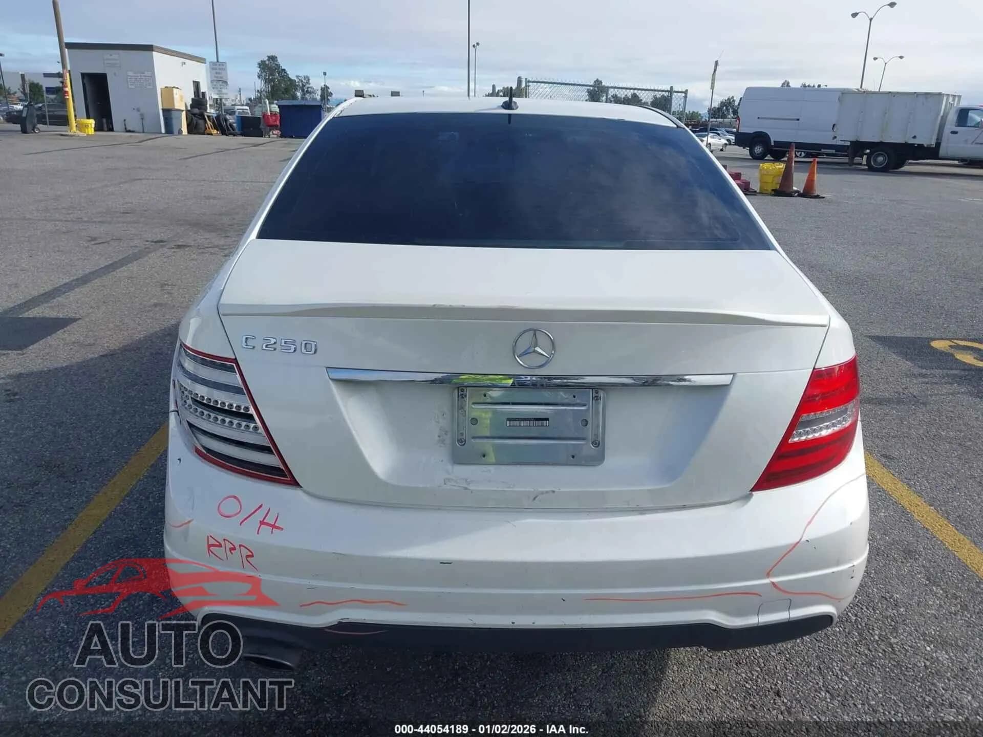2014 MERCEDES-BENZ C 250 Damaged VIN WDDGF4HB7EG189261 – photo 16 2014 MERCEDES-BENZ C 250 Damaged VIN WDDGF4HB7EG189261 – photo 16