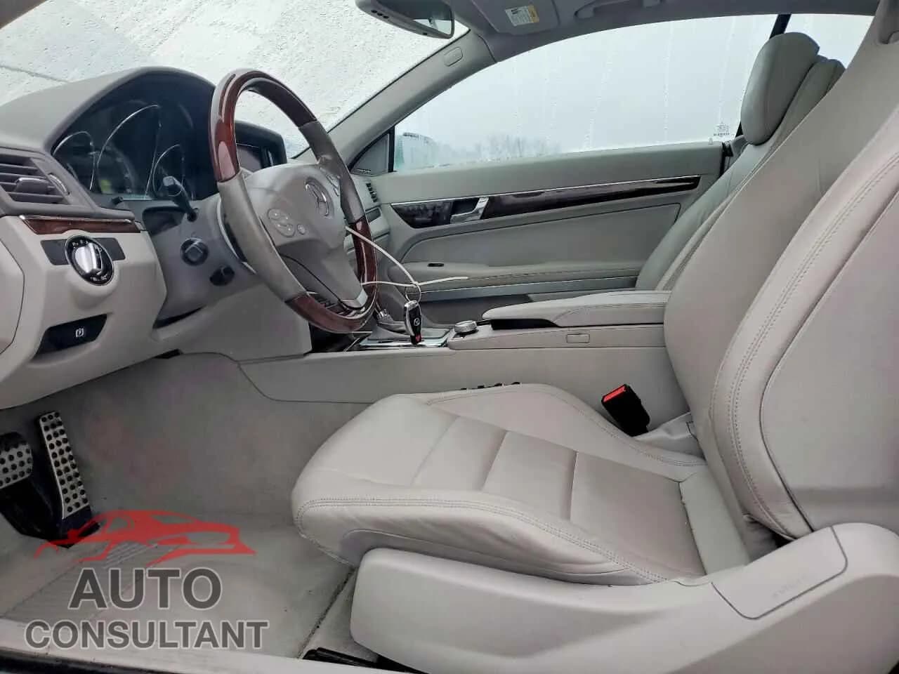 2010 MERCEDES-BENZ E-CLASS Damaged VIN WDDKJ5GB7AF009258 – exterior detail 2010 MERCEDES-BENZ E-CLASS Damaged VIN WDDKJ5GB7AF009258 – exterior detail