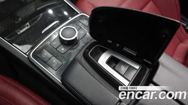 2017 Mercedes-Benz E-Class W212 E200 Cabriolet Sold VIN WDDKK3EF1HF361981 – trunk area 2017 Mercedes-Benz E-Class W212 E200 Cabriolet Sold VIN WDDKK3EF1HF361981 – trunk area