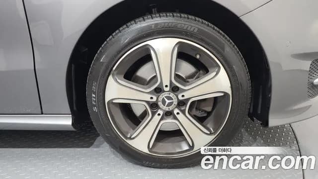 2018 Mercedes-Benz B-Class W246 B220 Sold VIN WDDMH4FB7JN240649 – photo 21 2018 Mercedes-Benz B-Class W246 B220 Sold VIN WDDMH4FB7JN240649 – photo 21