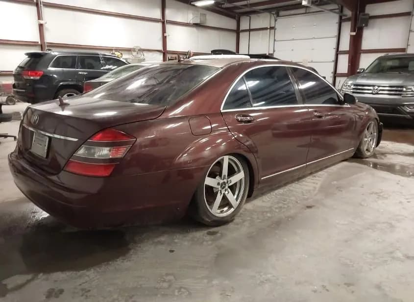 2007 MERCEDES-BENZ S-Class Used VIN WDDNG71X67A010130 – exterior detail 2007 MERCEDES-BENZ S-Class Used VIN WDDNG71X67A010130 – exterior detail