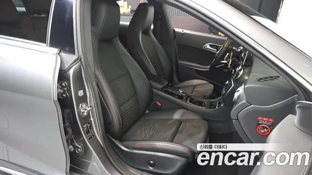 2018 Mercedes-Benz CLA-Class C117 CLA220 AMG Line Sold VIN WDDSJ4FB0JN631945 – exterior detail 2018 Mercedes-Benz CLA-Class C117 CLA220 AMG Line Sold VIN WDDSJ4FB0JN631945 – exterior detail