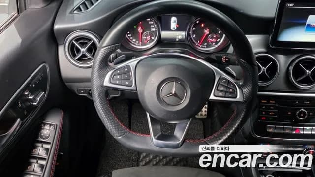 2018 Mercedes-Benz CLA-Class C117 CLA220 AMG Line Sold VIN WDDSJ4FB0JN697573 – photo 13 2018 Mercedes-Benz CLA-Class C117 CLA220 AMG Line Sold VIN WDDSJ4FB0JN697573 – photo 13