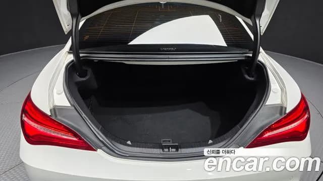 2018 Mercedes-Benz CLA-Class C117 CLA220 AMG Line Sold VIN WDDSJ4FB0JN697573 – photo 17 2018 Mercedes-Benz CLA-Class C117 CLA220 AMG Line Sold VIN WDDSJ4FB0JN697573 – photo 17