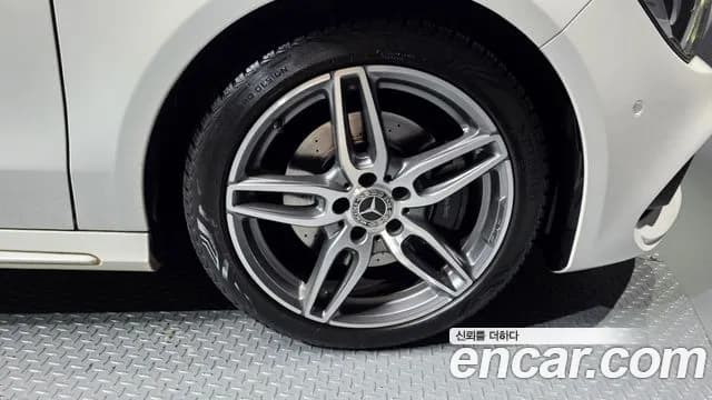 2018 Mercedes-Benz CLA-Class C117 CLA220 AMG Line Sold VIN WDDSJ4FB0JN697573 – photo 29 2018 Mercedes-Benz CLA-Class C117 CLA220 AMG Line Sold VIN WDDSJ4FB0JN697573 – photo 29