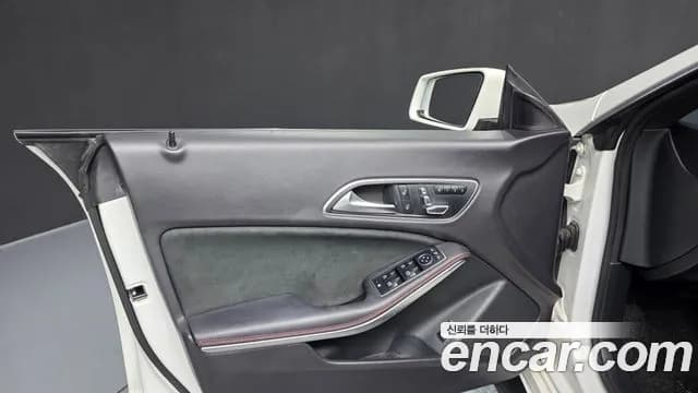 2018 Mercedes-Benz CLA-Class C117 CLA220 AMG Line Sold VIN WDDSJ4FB0JN697573 – photo 30 2018 Mercedes-Benz CLA-Class C117 CLA220 AMG Line Sold VIN WDDSJ4FB0JN697573 – photo 30