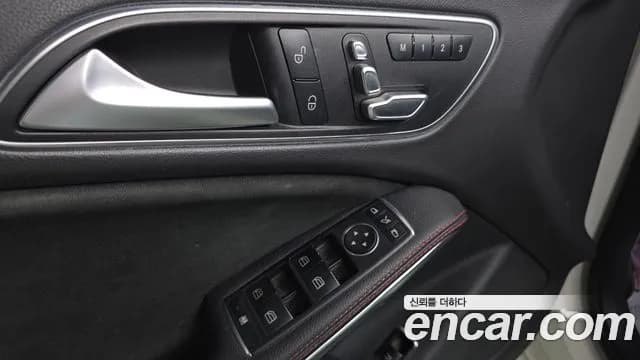 2018 Mercedes-Benz CLA-Class C117 CLA220 AMG Line Sold VIN WDDSJ4FB1JN550985 – photo 11 2018 Mercedes-Benz CLA-Class C117 CLA220 AMG Line Sold VIN WDDSJ4FB1JN550985 – photo 11