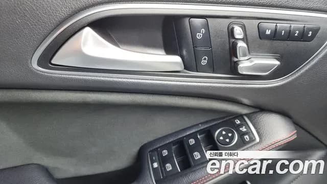 2018 Mercedes-Benz CLA-Class C117 CLA220 AMG Line Sold VIN WDDSJ4FB5JN572312 – interior seats 2018 Mercedes-Benz CLA-Class C117 CLA220 AMG Line Sold VIN WDDSJ4FB5JN572312 – interior seats