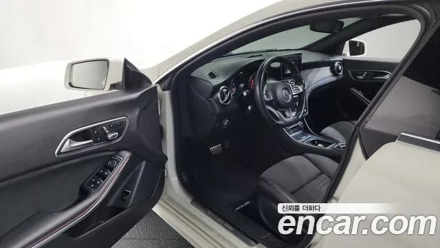 2018 Mercedes-Benz CLA-Class C117 CLA220 AMG Line Sold VIN WDDSJ4FB5JN572312 – photo 14 2018 Mercedes-Benz CLA-Class C117 CLA220 AMG Line Sold VIN WDDSJ4FB5JN572312 – photo 14