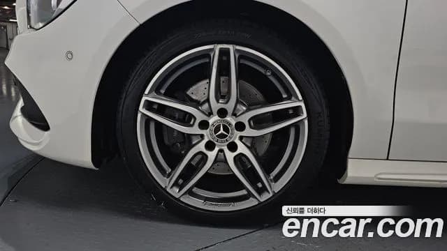 2018 Mercedes-Benz CLA-Class C117 CLA220 AMG Line Sold VIN WDDSJ4FB5JN694605 – photo 19 2018 Mercedes-Benz CLA-Class C117 CLA220 AMG Line Sold VIN WDDSJ4FB5JN694605 – photo 19