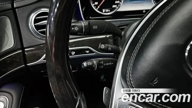 2017 Mercedes-Benz S-Class W222 S350L d 4MATIC Sold VIN WDDUG3DB1HA293252 – interior seats 2017 Mercedes-Benz S-Class W222 S350L d 4MATIC Sold VIN WDDUG3DB1HA293252 – interior seats