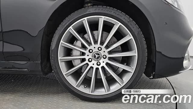 2018 Mercedes-Benz S-Class W222 S450L 4MATIC Sold VIN WDDUG6EB1JA401620 – exterior detail 2018 Mercedes-Benz S-Class W222 S450L 4MATIC Sold VIN WDDUG6EB1JA401620 – exterior detail