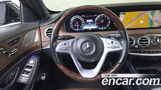 2019 Mercedes-Benz S-Class W222 S560L 4MATIC Sold VIN WDDUG8GB1KA443358 – interior seats 2019 Mercedes-Benz S-Class W222 S560L 4MATIC Sold VIN WDDUG8GB1KA443358 – interior seats