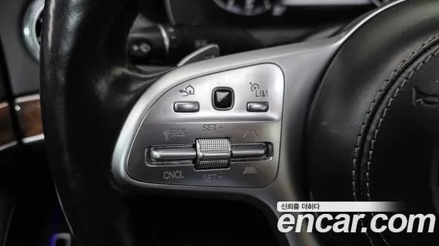 2018 Mercedes-Benz S-Class W222 S560L 4MATIC Sold VIN WDDUG8GB5JA347523 – exterior detail 2018 Mercedes-Benz S-Class W222 S560L 4MATIC Sold VIN WDDUG8GB5JA347523 – exterior detail