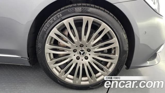 2019 Mercedes-Benz S-Class W222 S560L 4MATIC Sold VIN WDDUG8GB9KA447982 – exterior detail 2019 Mercedes-Benz S-Class W222 S560L 4MATIC Sold VIN WDDUG8GB9KA447982 – exterior detail