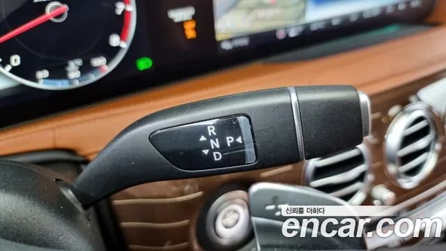 2019 Mercedes-Benz S-Class W222 Maybach S560 4MATIC Sold VIN WDDUX8GB3KA471291 – exterior detail 2019 Mercedes-Benz S-Class W222 Maybach S560 4MATIC Sold VIN WDDUX8GB3KA471291 – exterior detail