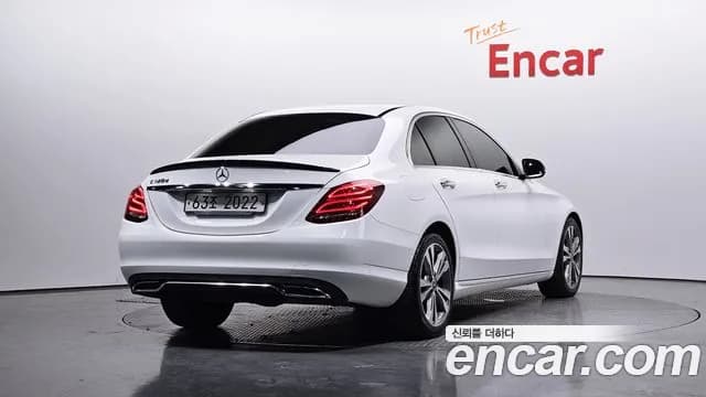 2018 Mercedes-Benz C-Class W205 C220 d Avantgarde Sold VIN WDDWF0EB1JR378012 – exterior detail 2018 Mercedes-Benz C-Class W205 C220 d Avantgarde Sold VIN WDDWF0EB1JR378012 – exterior detail