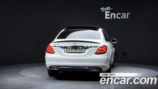 2018 Mercedes-Benz C-Class W205 C220 d Avantgarde Sold VIN WDDWF0EB5JR378224 – photo 12 2018 Mercedes-Benz C-Class W205 C220 d Avantgarde Sold VIN WDDWF0EB5JR378224 – photo 12