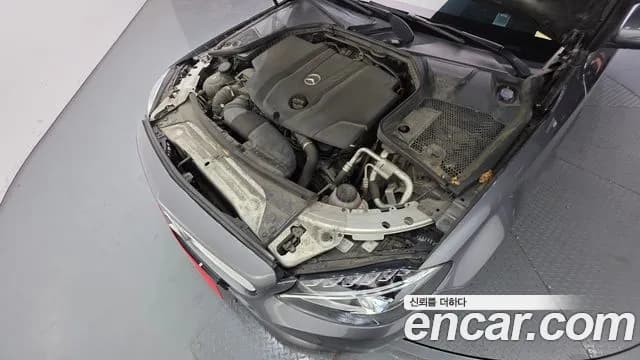 2018 Mercedes-Benz C-Class W205 C220 d Avantgarde Sold VIN WDDWF0EB8JR365094 – engine bay 2018 Mercedes-Benz C-Class W205 C220 d Avantgarde Sold VIN WDDWF0EB8JR365094 – engine bay
