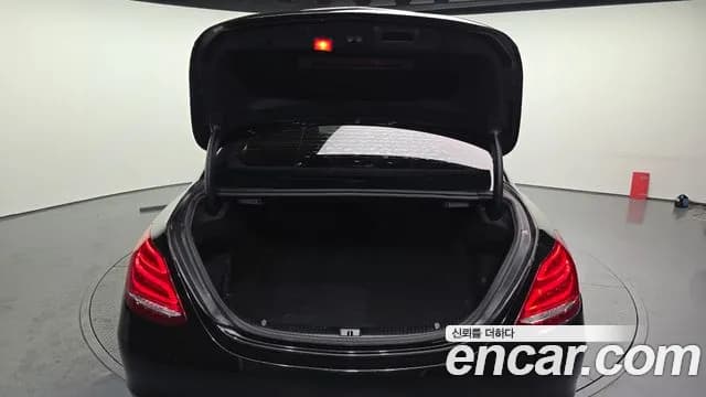 2018 Mercedes-Benz C-Class W205 C220 d Avantgarde Sold VIN WDDWF0EB9JR346358 – photo 31 2018 Mercedes-Benz C-Class W205 C220 d Avantgarde Sold VIN WDDWF0EB9JR346358 – photo 31