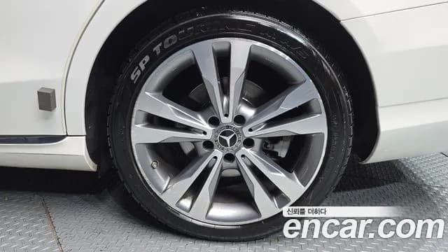 2018 Mercedes-Benz C-Class W205 C220 d Avantgarde Sold VIN WDDWF0EB9JR375326 – photo 15 2018 Mercedes-Benz C-Class W205 C220 d Avantgarde Sold VIN WDDWF0EB9JR375326 – photo 15