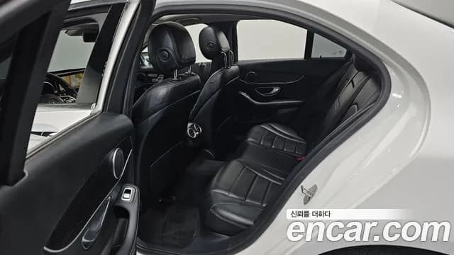 2019 Mercedes-Benz C-Class W205 C220 d Avantgarde Sold VIN WDDWF1EB7KR487680 – undercarriage 2019 Mercedes-Benz C-Class W205 C220 d Avantgarde Sold VIN WDDWF1EB7KR487680 – undercarriage