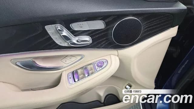 2019 Mercedes-Benz C-Class W205 C220 d Avantgarde Sold VIN WDDWF1EB8KR444238 – photo 19 2019 Mercedes-Benz C-Class W205 C220 d Avantgarde Sold VIN WDDWF1EB8KR444238 – photo 19