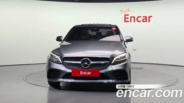 2019 Mercedes-Benz C-Class W205 C220 d 4MATIC AMG Line Sold VIN WDDWF1FB6KR453020 – exterior detail 2019 Mercedes-Benz C-Class W205 C220 d 4MATIC AMG Line Sold VIN WDDWF1FB6KR453020 – exterior detail