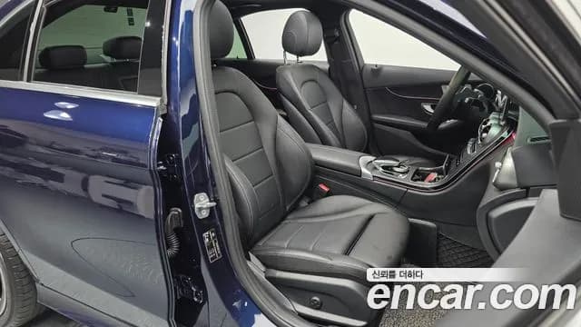 2019 Mercedes-Benz C-Class W205 C220 d 4MATIC AMG Line Sold VIN WDDWF1FB6KR475101 – photo 29 2019 Mercedes-Benz C-Class W205 C220 d 4MATIC AMG Line Sold VIN WDDWF1FB6KR475101 – photo 29