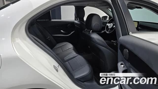 2017 Mercedes-Benz C-Class W205 C200 Sold VIN WDDWF4CB0HF587702 – photo 14 2017 Mercedes-Benz C-Class W205 C200 Sold VIN WDDWF4CB0HF587702 – photo 14