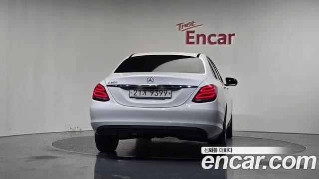 2017 Mercedes-Benz C-Class W205 C200 Sold VIN WDDWF4CB0HF587702 – photo 16 2017 Mercedes-Benz C-Class W205 C200 Sold VIN WDDWF4CB0HF587702 – photo 16