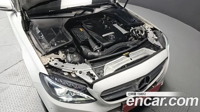 2018 Mercedes-Benz C-Class W205 C200 Avantgarde Sold VIN WDDWF4CB1JF708369 – undercarriage 2018 Mercedes-Benz C-Class W205 C200 Avantgarde Sold VIN WDDWF4CB1JF708369 – undercarriage