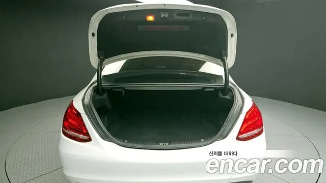 2018 Mercedes-Benz C-Class W205 C200 Avantgarde Sold VIN WDDWF4CB1JF708369 – photo 16 2018 Mercedes-Benz C-Class W205 C200 Avantgarde Sold VIN WDDWF4CB1JF708369 – photo 16