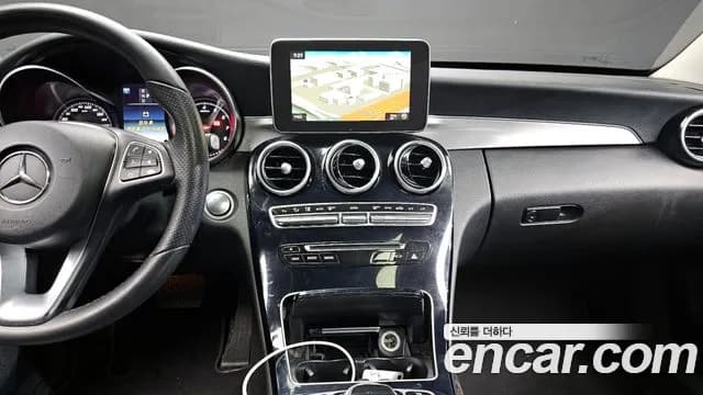2018 Mercedes-Benz C-Class W205 C200 Avantgarde Sold VIN WDDWF4CB1JF708369 – photo 18 2018 Mercedes-Benz C-Class W205 C200 Avantgarde Sold VIN WDDWF4CB1JF708369 – photo 18