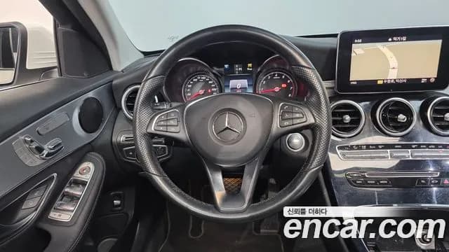 2017 Mercedes-Benz C-Class W205 C200 Avantgarde Sold VIN WDDWF4CB4HF424695 – interior seats 2017 Mercedes-Benz C-Class W205 C200 Avantgarde Sold VIN WDDWF4CB4HF424695 – interior seats