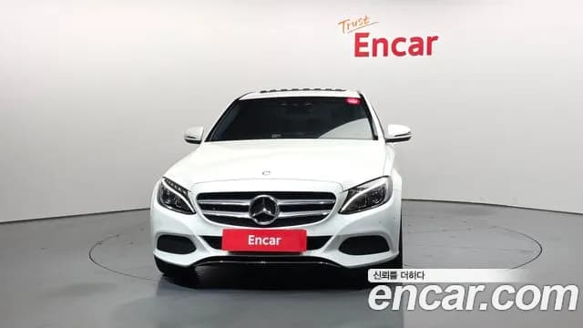 2017 Mercedes-Benz C-Class W205 C200 Avantgarde Sold VIN WDDWF4CB4HF424695 – trunk area 2017 Mercedes-Benz C-Class W205 C200 Avantgarde Sold VIN WDDWF4CB4HF424695 – trunk area
