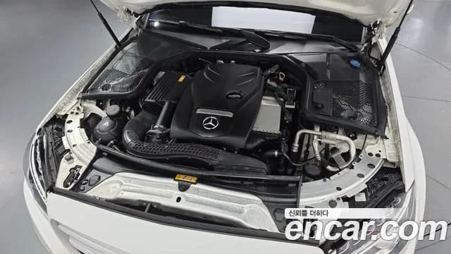 2017 Mercedes-Benz C-Class W205 C200 Avantgarde Sold VIN WDDWF4CB4HF525476 – photo 16 2017 Mercedes-Benz C-Class W205 C200 Avantgarde Sold VIN WDDWF4CB4HF525476 – photo 16