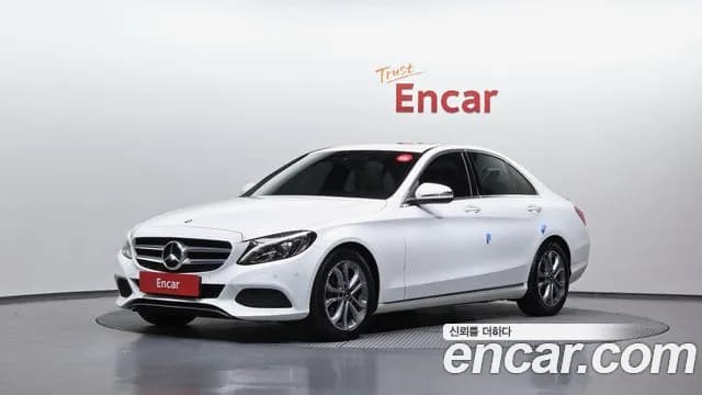 2017 Mercedes-Benz C-Class W205 C200 Avantgarde Sold VIN WDDWF4CB6HF523163 – interior seats 2017 Mercedes-Benz C-Class W205 C200 Avantgarde Sold VIN WDDWF4CB6HF523163 – interior seats