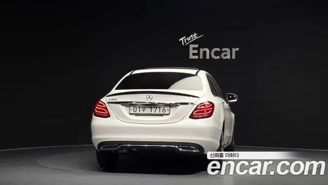 2017 Mercedes-Benz C-Class W205 C200 Avantgarde Sold VIN WDDWF4CB6HF593729 – side profile 2017 Mercedes-Benz C-Class W205 C200 Avantgarde Sold VIN WDDWF4CB6HF593729 – side profile