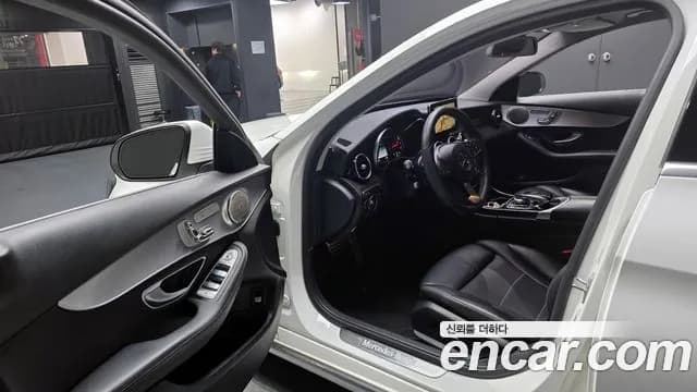 2017 Mercedes-Benz C-Class W205 C200 Avantgarde Sold VIN WDDWF4CB8HF509989 – photo 16 2017 Mercedes-Benz C-Class W205 C200 Avantgarde Sold VIN WDDWF4CB8HF509989 – photo 16
