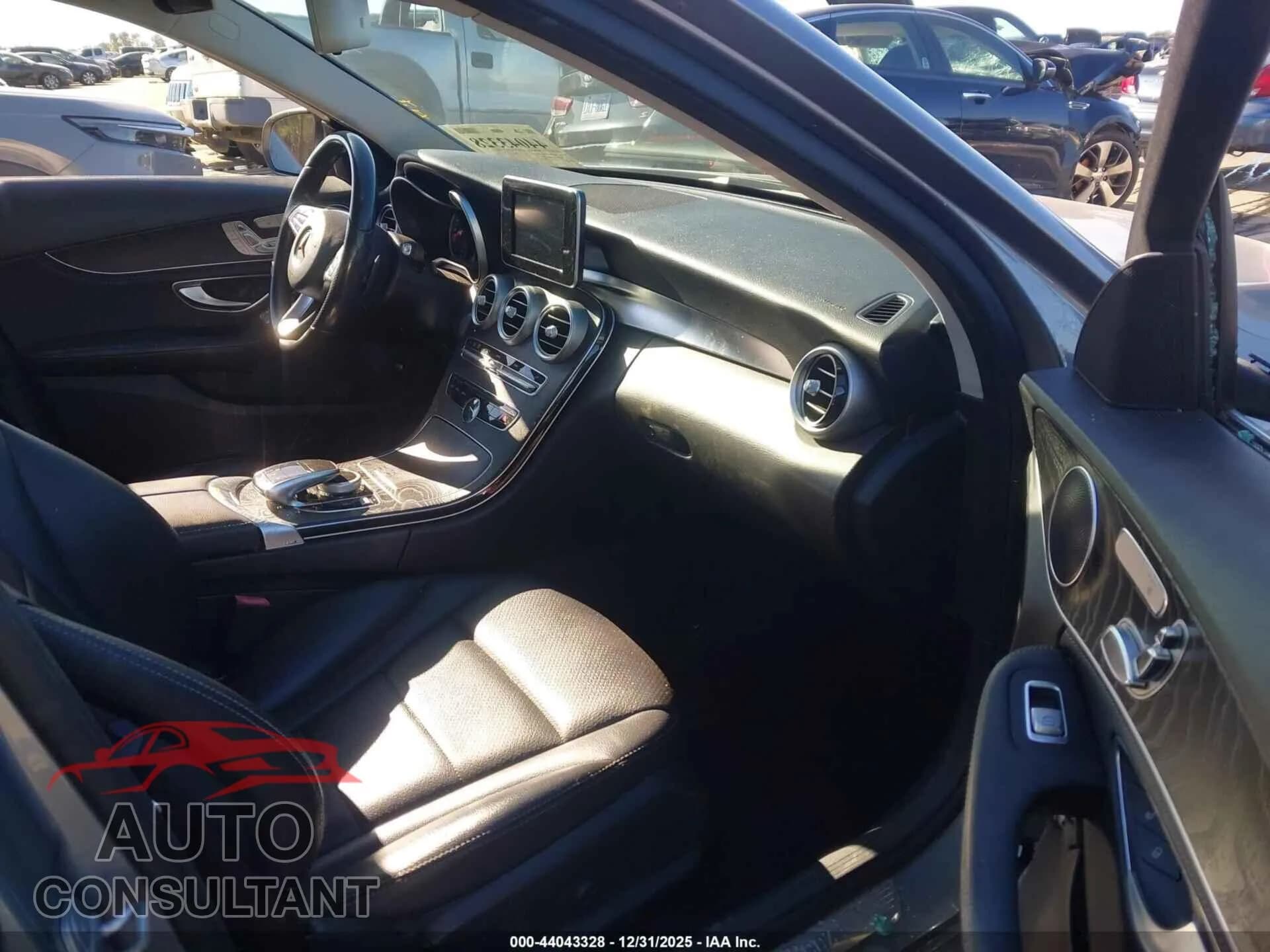 2016 MERCEDES-BENZ C 300 Damaged VIN WDDWF4KB3GR124998 – interior seats 2016 MERCEDES-BENZ C 300 Damaged VIN WDDWF4KB3GR124998 – interior seats