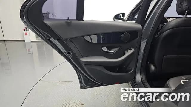 2019 Mercedes-Benz C-Class W205 C200 Sold VIN WDDWF8AB1KR511793 – interior seats 2019 Mercedes-Benz C-Class W205 C200 Sold VIN WDDWF8AB1KR511793 – interior seats