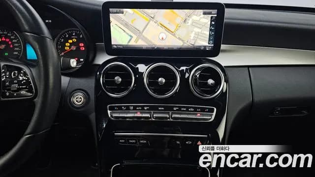 2019 Mercedes-Benz C-Class W205 C200 Sold VIN WDDWF8AB1KR511793 – exterior detail 2019 Mercedes-Benz C-Class W205 C200 Sold VIN WDDWF8AB1KR511793 – exterior detail