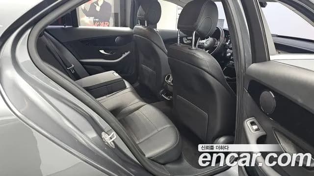 2019 Mercedes-Benz C-Class W205 C200 Sold VIN WDDWF8AB1KR511793 – photo 13 2019 Mercedes-Benz C-Class W205 C200 Sold VIN WDDWF8AB1KR511793 – photo 13