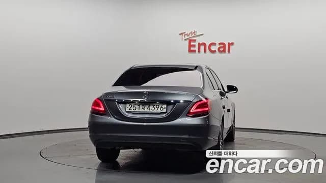 2019 Mercedes-Benz C-Class W205 C200 Sold VIN WDDWF8AB1KR511793 – photo 27 2019 Mercedes-Benz C-Class W205 C200 Sold VIN WDDWF8AB1KR511793 – photo 27