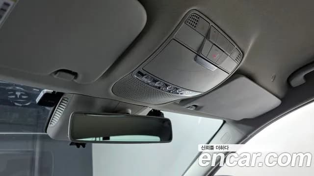2020 Mercedes-Benz C-Class W205 C200 Sold VIN WDDWF8AB4LR563162 – interior seats 2020 Mercedes-Benz C-Class W205 C200 Sold VIN WDDWF8AB4LR563162 – interior seats