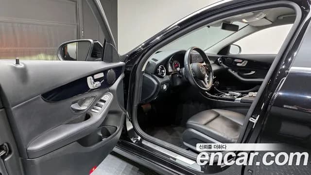 2020 Mercedes-Benz C-Class W205 C200 Sold VIN WDDWF8AB4LR563162 – photo 12 2020 Mercedes-Benz C-Class W205 C200 Sold VIN WDDWF8AB4LR563162 – photo 12